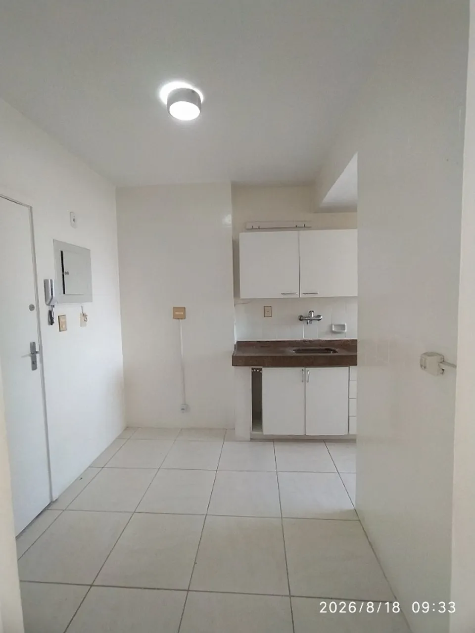 2-bedroom apartment with 2 bathrooms and a balcony — photo 8