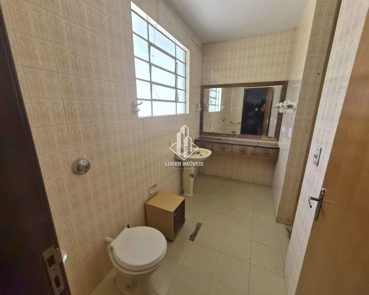 4-bedroom house with a garden in Curitiba — photo 39