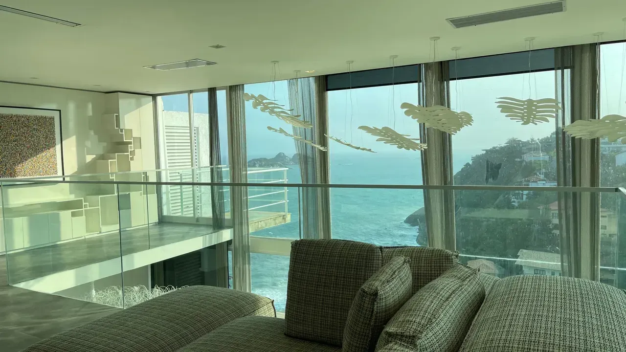 Unfurnished 3-bedroom, 3-bath house with a balcony — photo 21