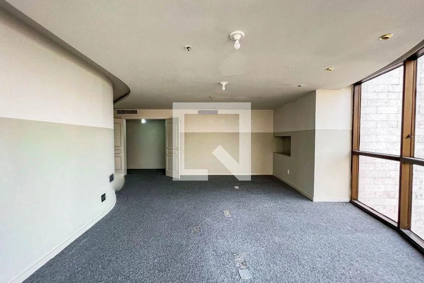 Apartment with 8 bedrooms, 3 bathrooms and 350 m² — photo 14