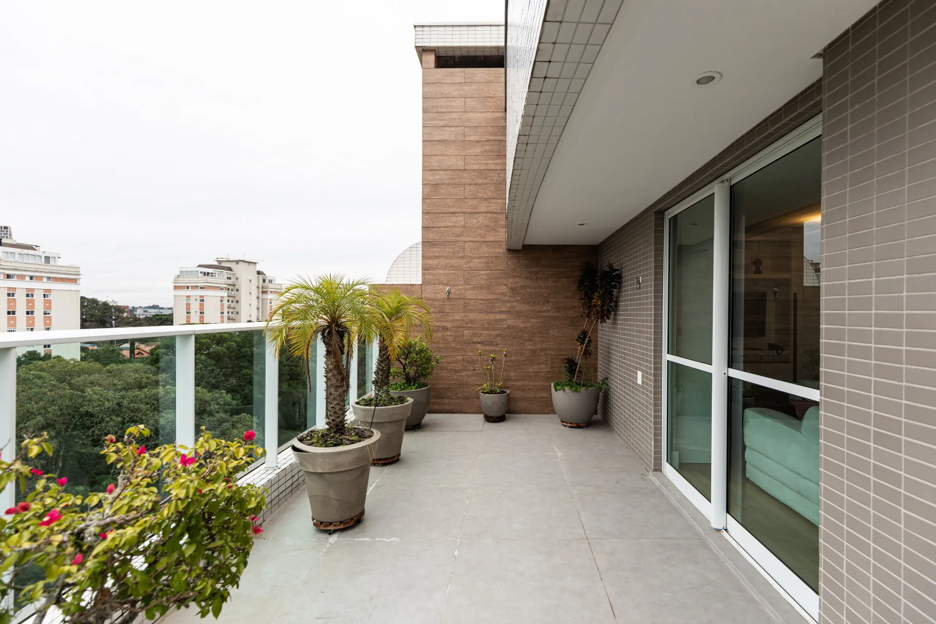 Apartment 432 m² with 3 bedrooms and an open-plan kitchen — photo 15