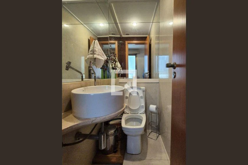 Furnished apartment with 5 en-suite bedrooms and terrace — photo 111