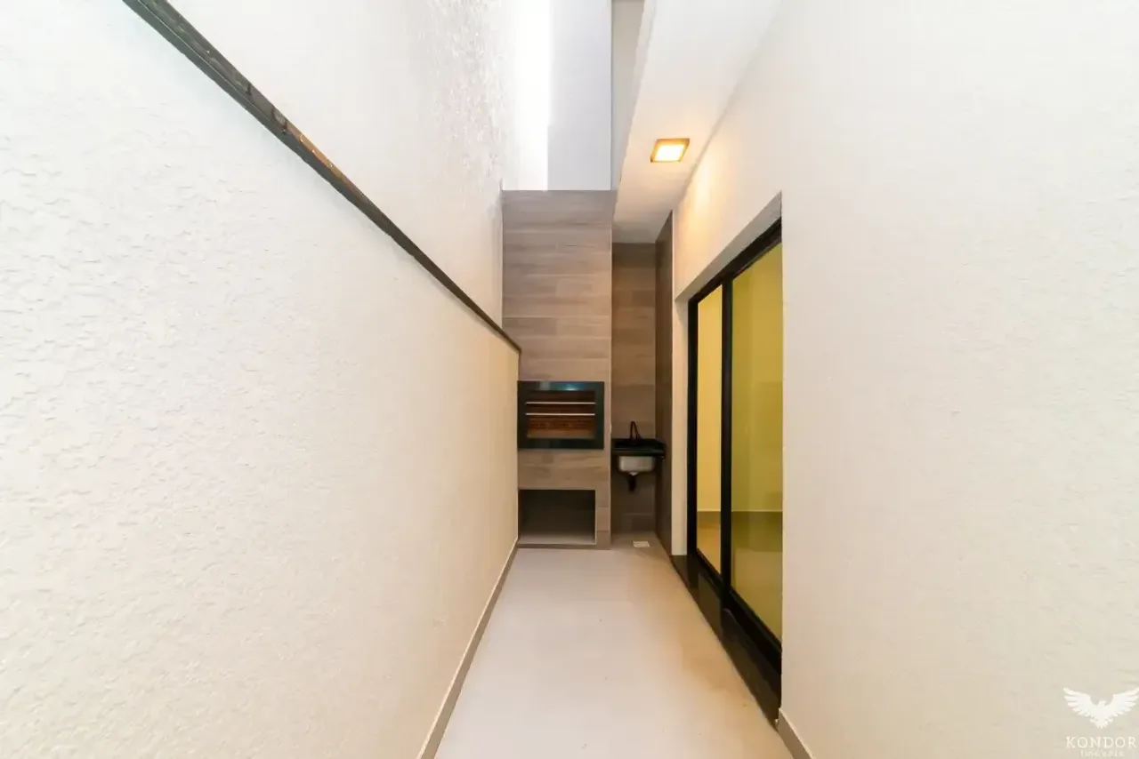 Unfurnished 230 m² house with 3 bedrooms and 2 parking spots — photo 20