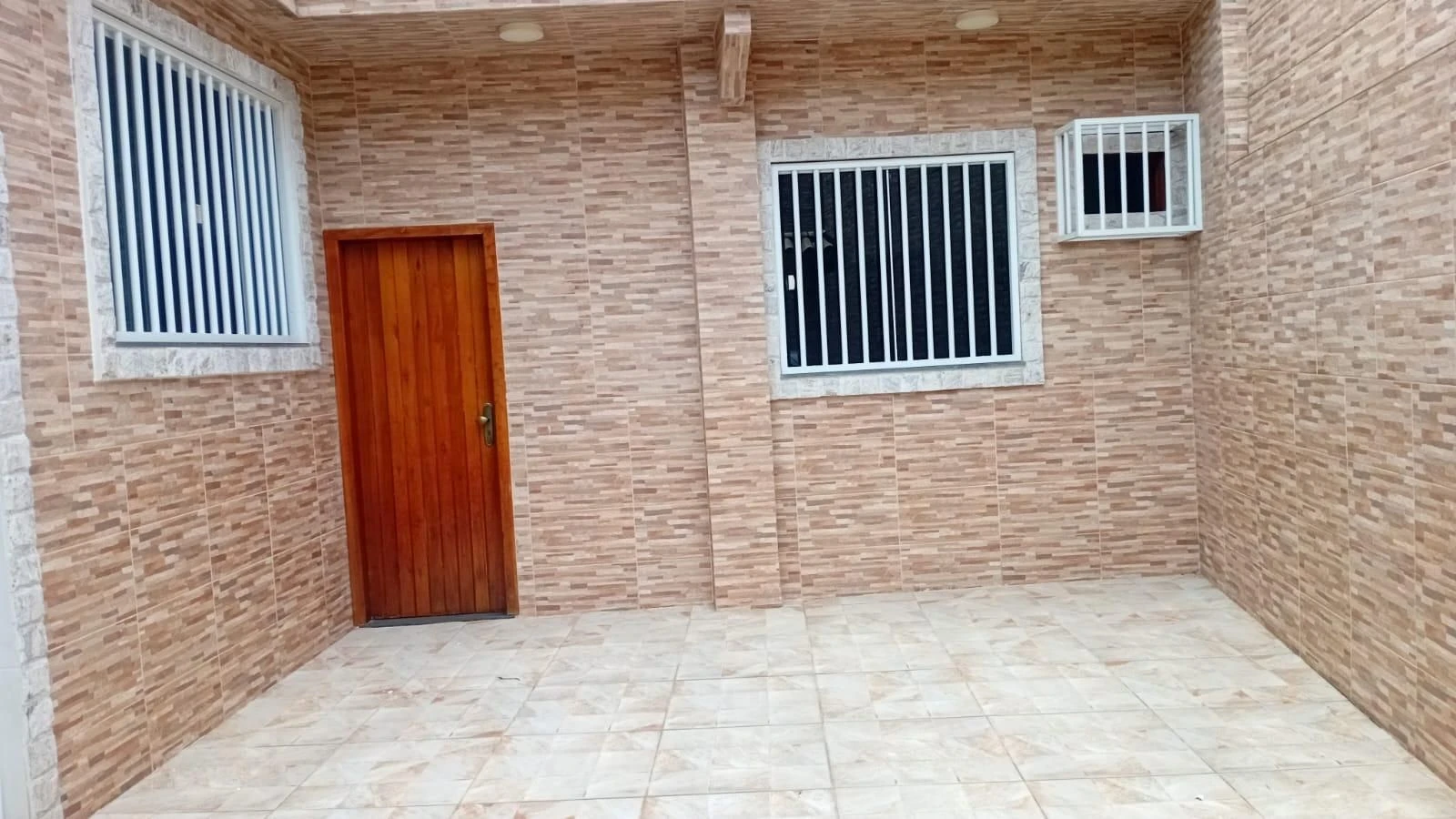 House with 2 bedrooms, 1 bathroom and separate kitchen — photo 17