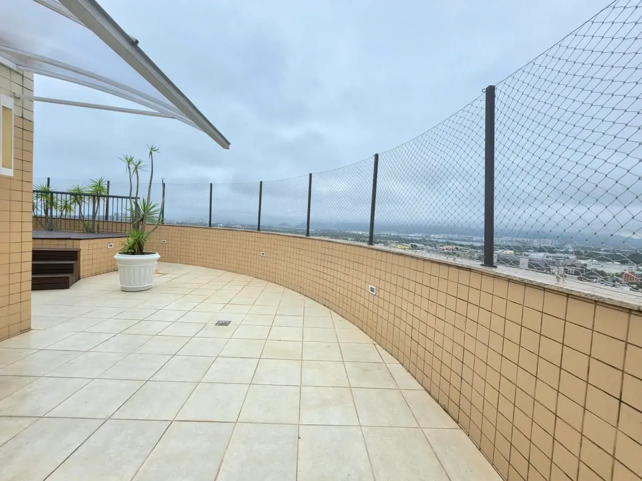 240 m² apartment with a bathtub and a grill on the balcony — photo 10