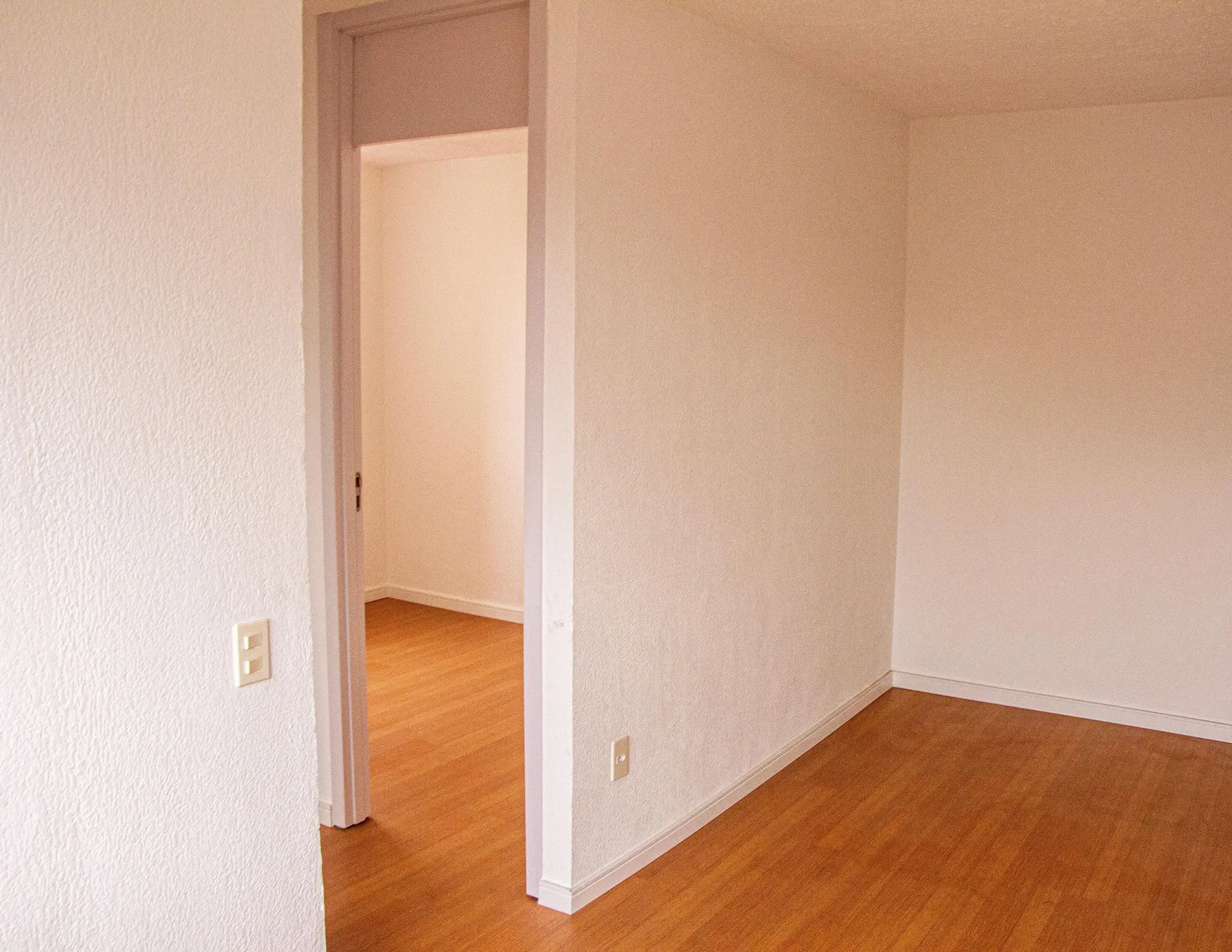 2-bedroom apartment with a closed-off kitchen — photo 10