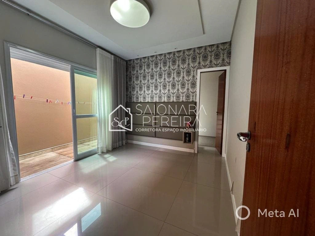 2-bedroom house with 1 en-suite bath, no parking — photo 4