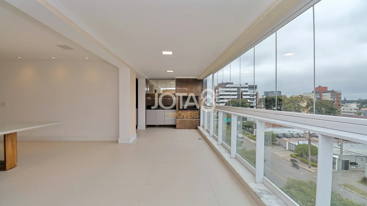 Apartment with 3 en-suite bedrooms 266 m² and parking — photo 11