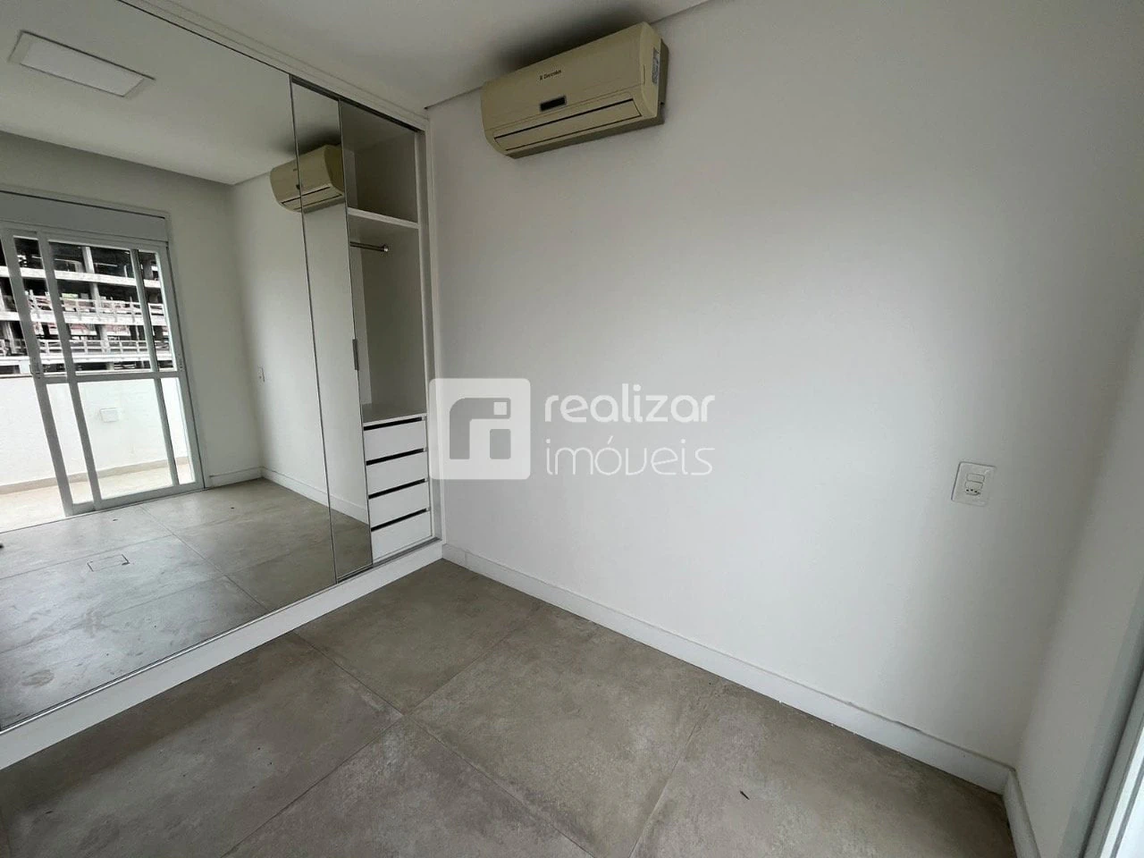 3-bedroom apartment with floor-to-ceiling windows — photo 13