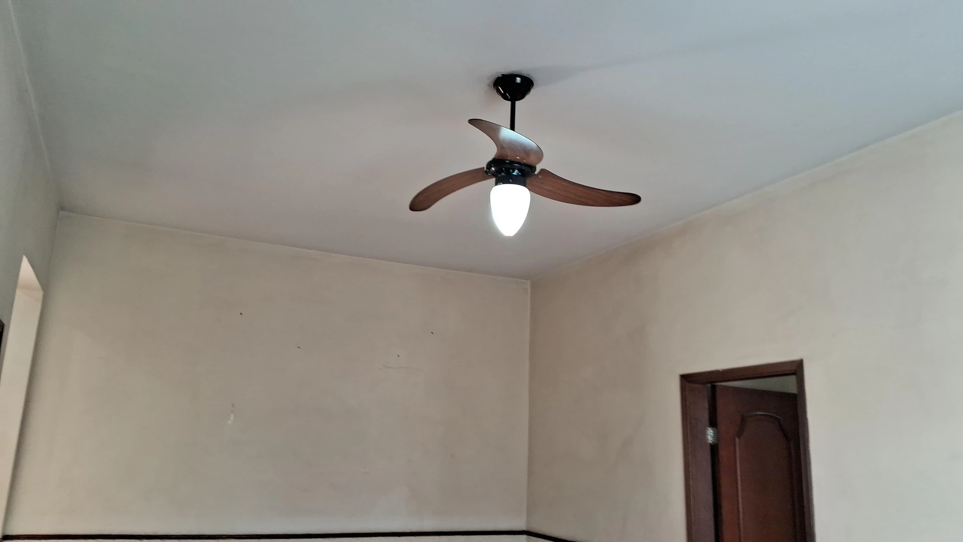 Unfurnished apartment with a closed gas kitchen — photo 14