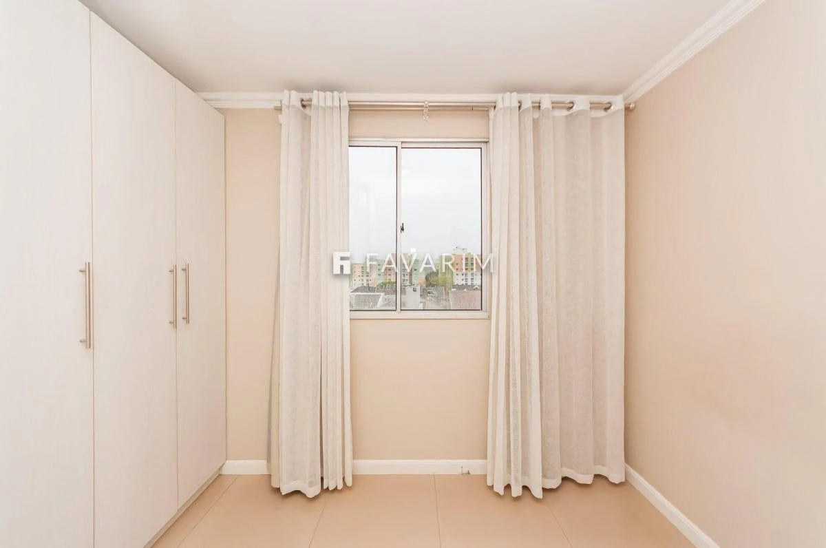 3-bedroom apartment in a building with a pool — photo 25