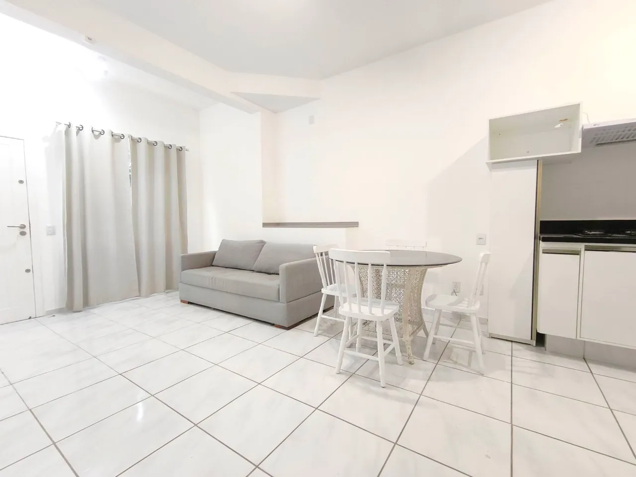 One-bedroom apartment in a building with a pool — photo 9