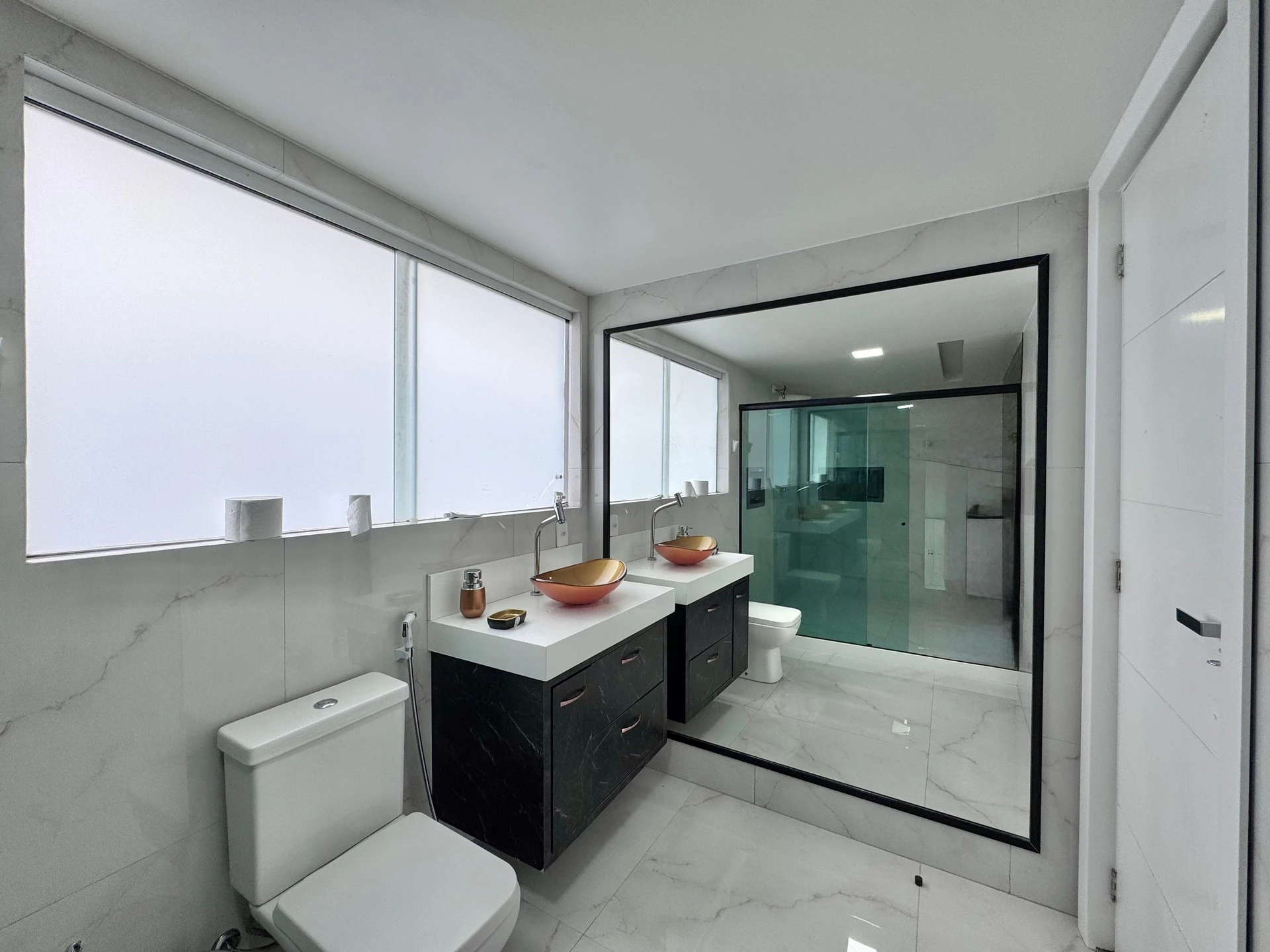 Furnished house with 5 bedrooms and 5 bathrooms — photo 68