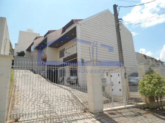 Balcony with a grill in a 3-bedroom apartment, 160 m² — photo 22