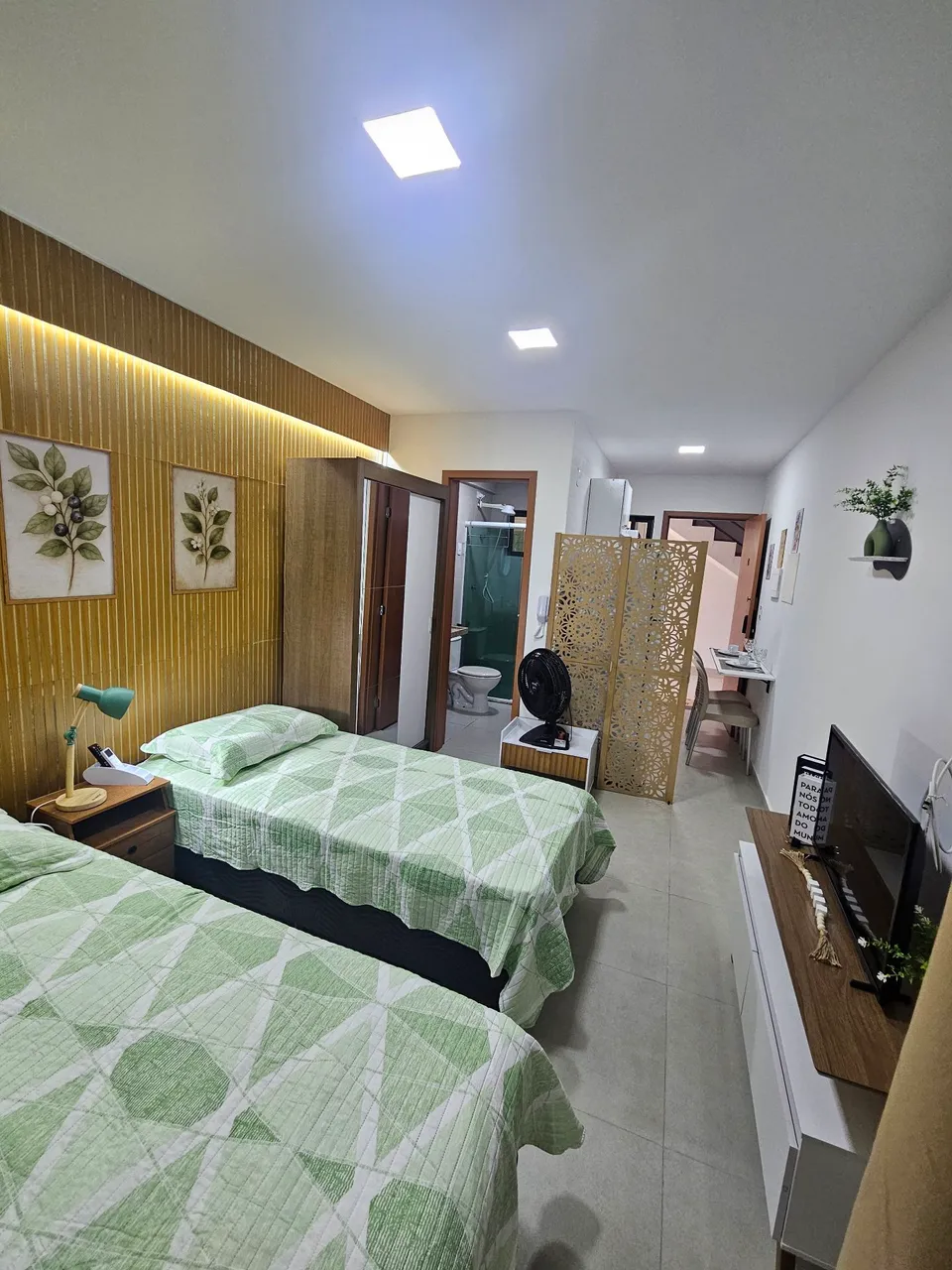 1-bedroom apartment with a balcony and 1 parking spot — photo 2