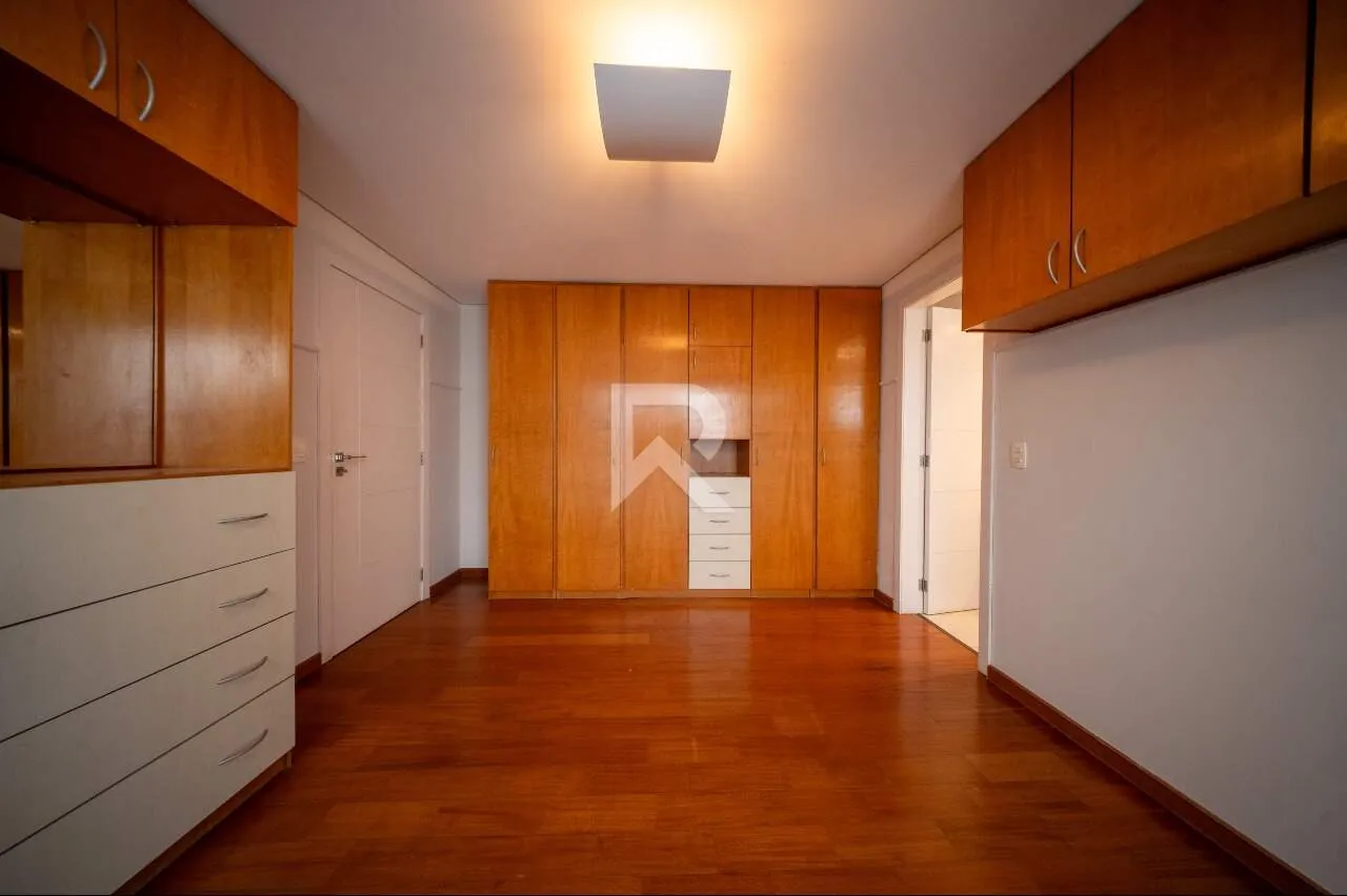 House with 4 bedrooms, private garden and 4 parking — photo 37