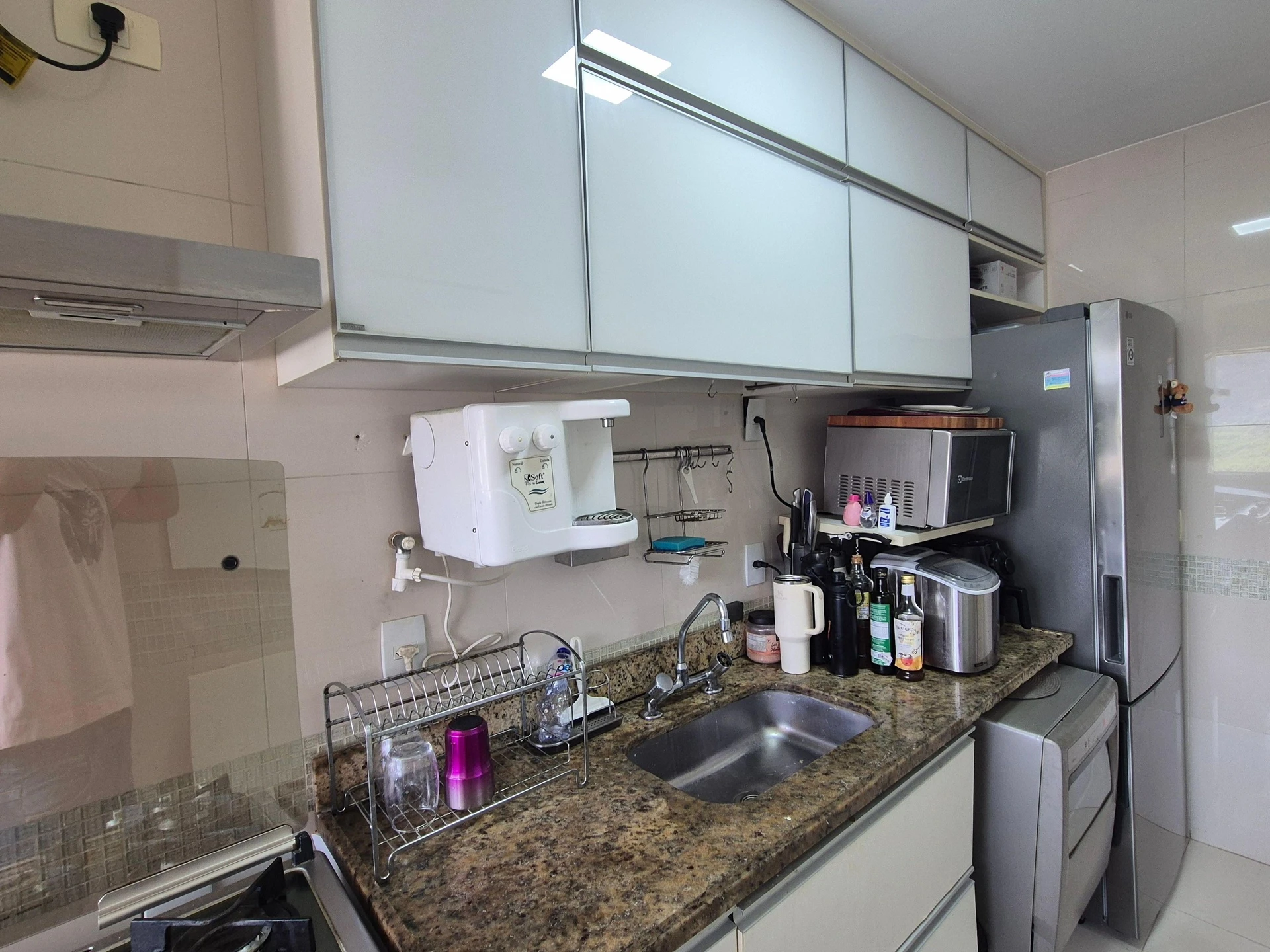Furnished 2-bedroom apartment with private BBQ — photo 33