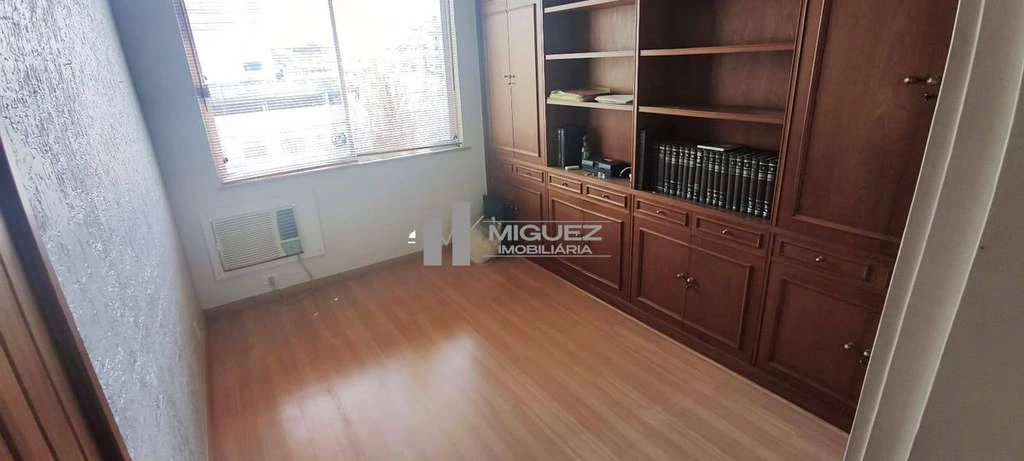 Furnished 321 m² apartment with 4 bedrooms and 2 parking — photo 24