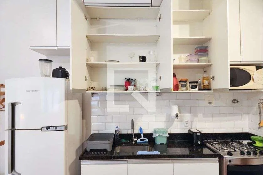 Furnished studio, 38 m², with a home office — photo 15