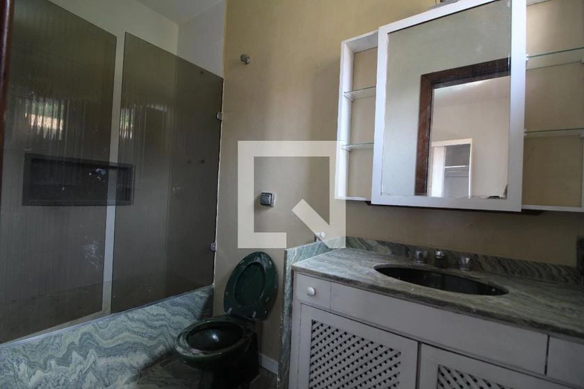 4-bedroom house with a mountain view in Rio de Janeiro — photo 23