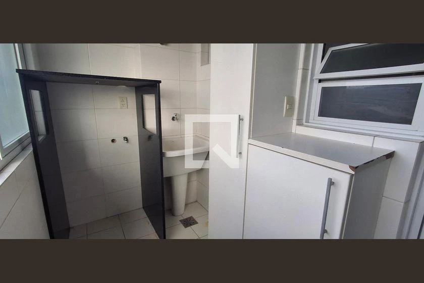 3-bedroom apartment in a building with a pool — photo 30