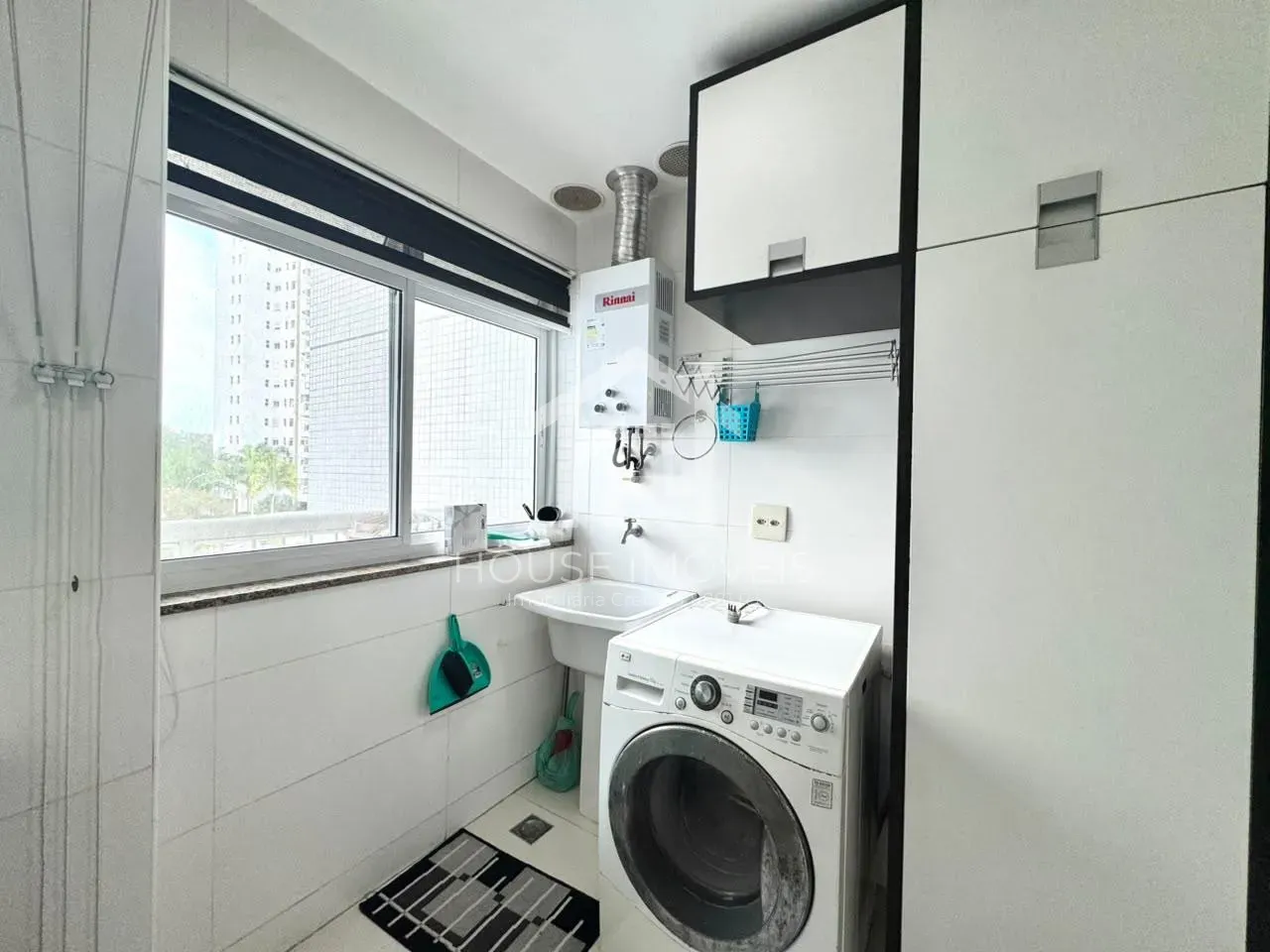Furnished 3-bedroom apartment with 3 bathrooms — photo 12