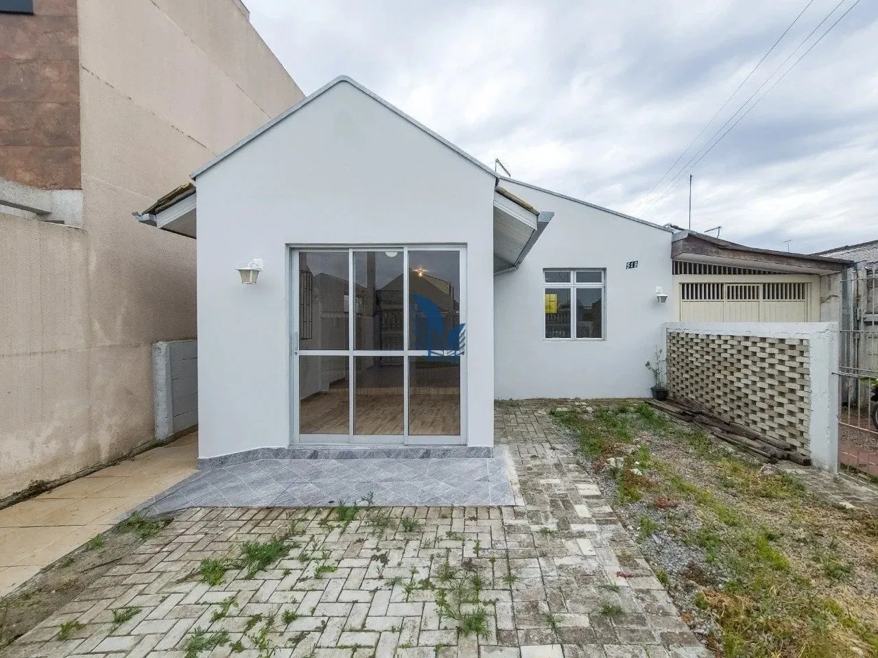1-bedroom house with a private garden