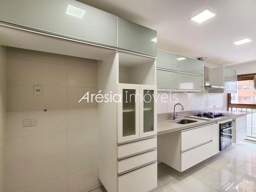 3-bedroom apartment with 2 suites for rent — photo 24