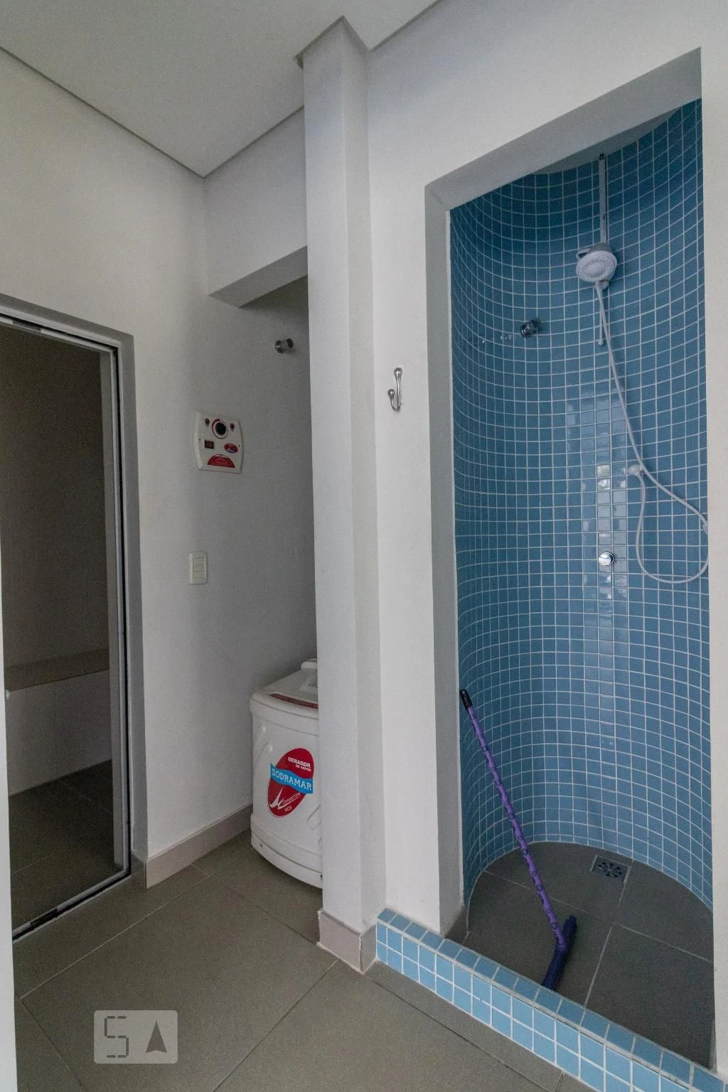 One-bedroom apartment with a washing machine in Curitiba — photo 27