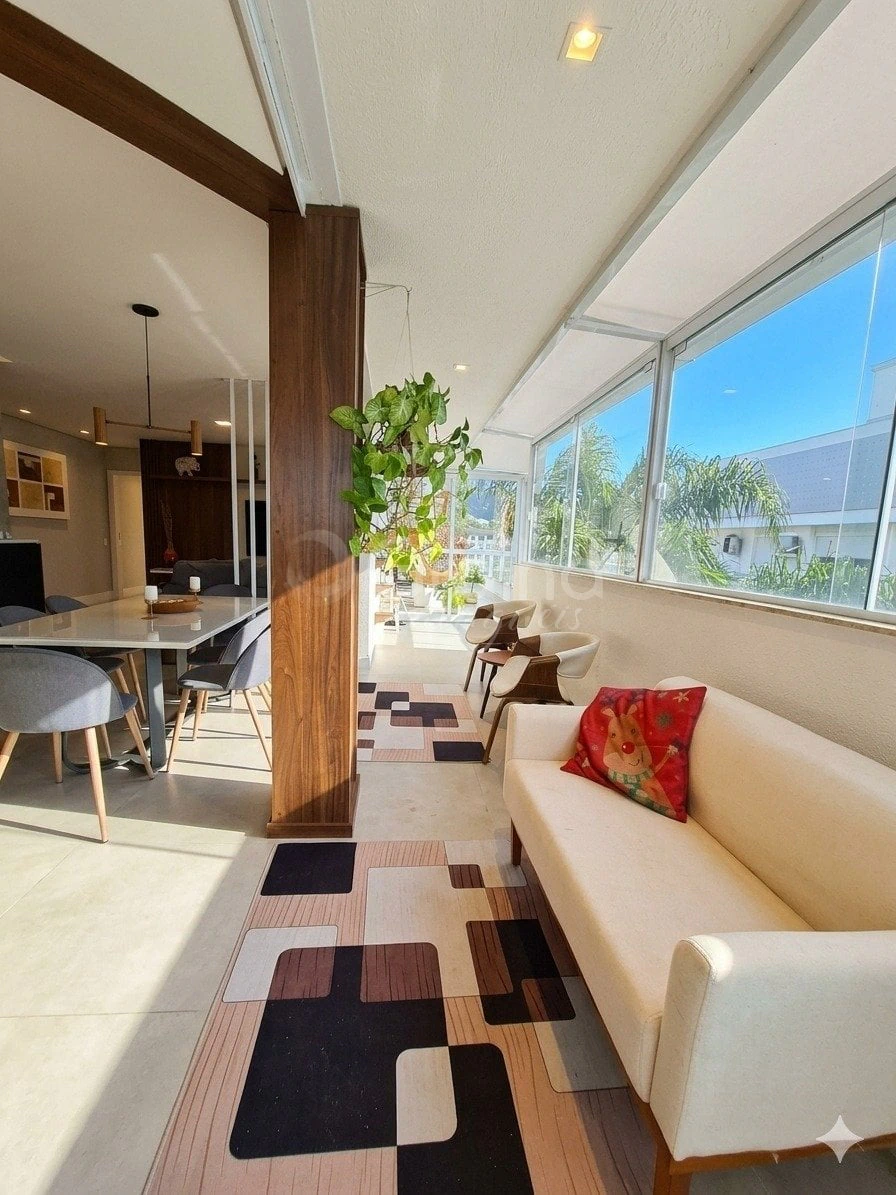 Floor-to-ceiling windows in a 3-bedroom apartment, 257 m² — photo 18