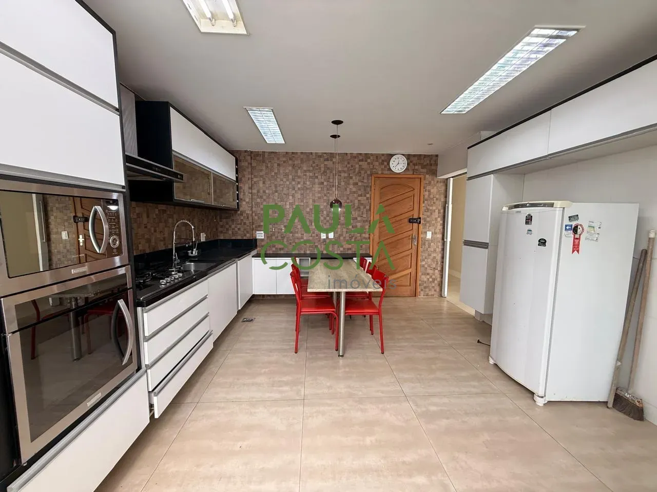 Top-floor apartment with 5 bedrooms and 5 bathrooms plus balcony grill — photo 14