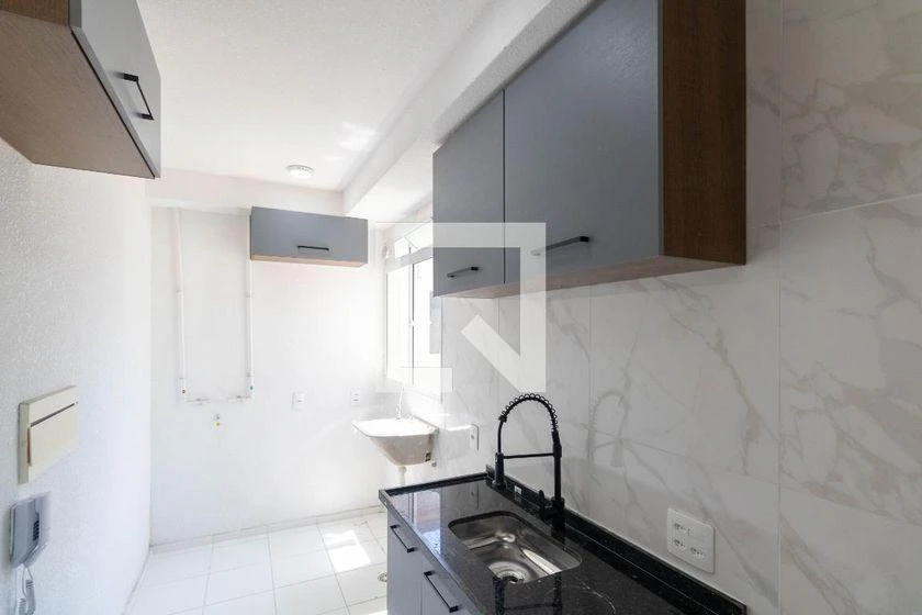 Apartment, 44 m², with wood or laminate floors — photo 2