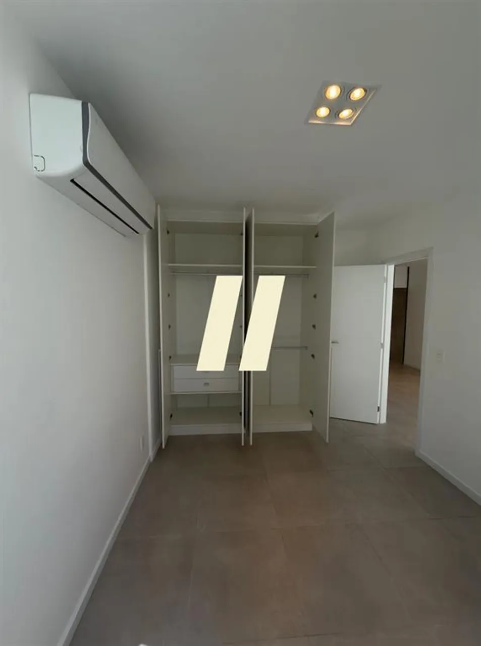 Furnished 1-bedroom apartment with 1 bathroom — photo 7