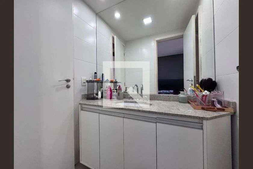 230 m² apartment with 4 bedrooms and 3 suites — photo 26