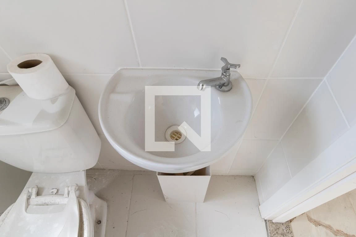 Apartamento com 2 quartos e área de serviço com tanque — photo 14