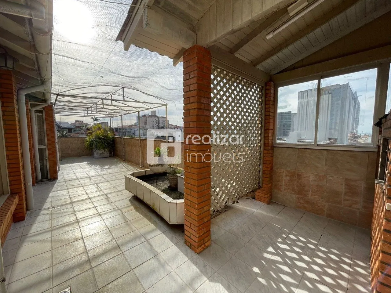 Penthouse with built-in balcony grill and 3 bedrooms — photo 48