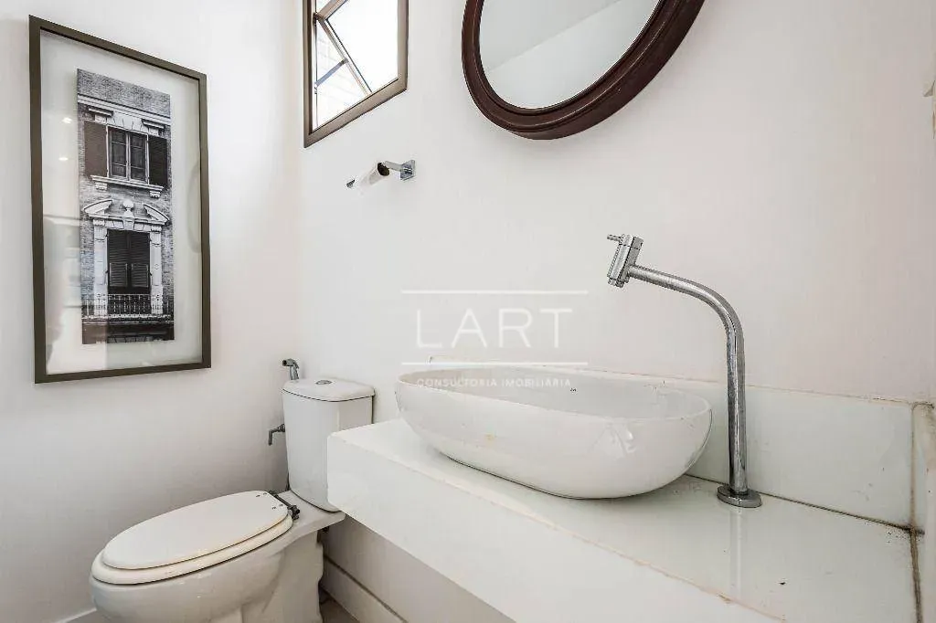 Apartamento com 2 dormitórios e varanda de vidro — photo 33