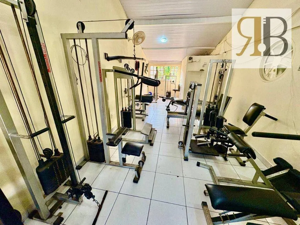 Furnished house with 5 bedrooms and 532 m² — photo 41