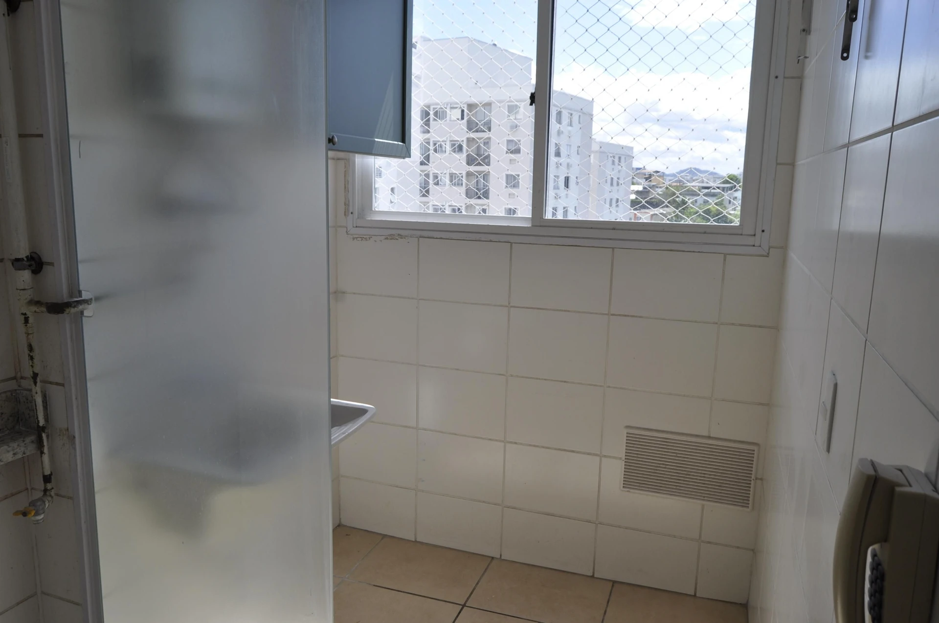 Балкон с грилем и 2 спальни: квартира 47 м² — photo 24