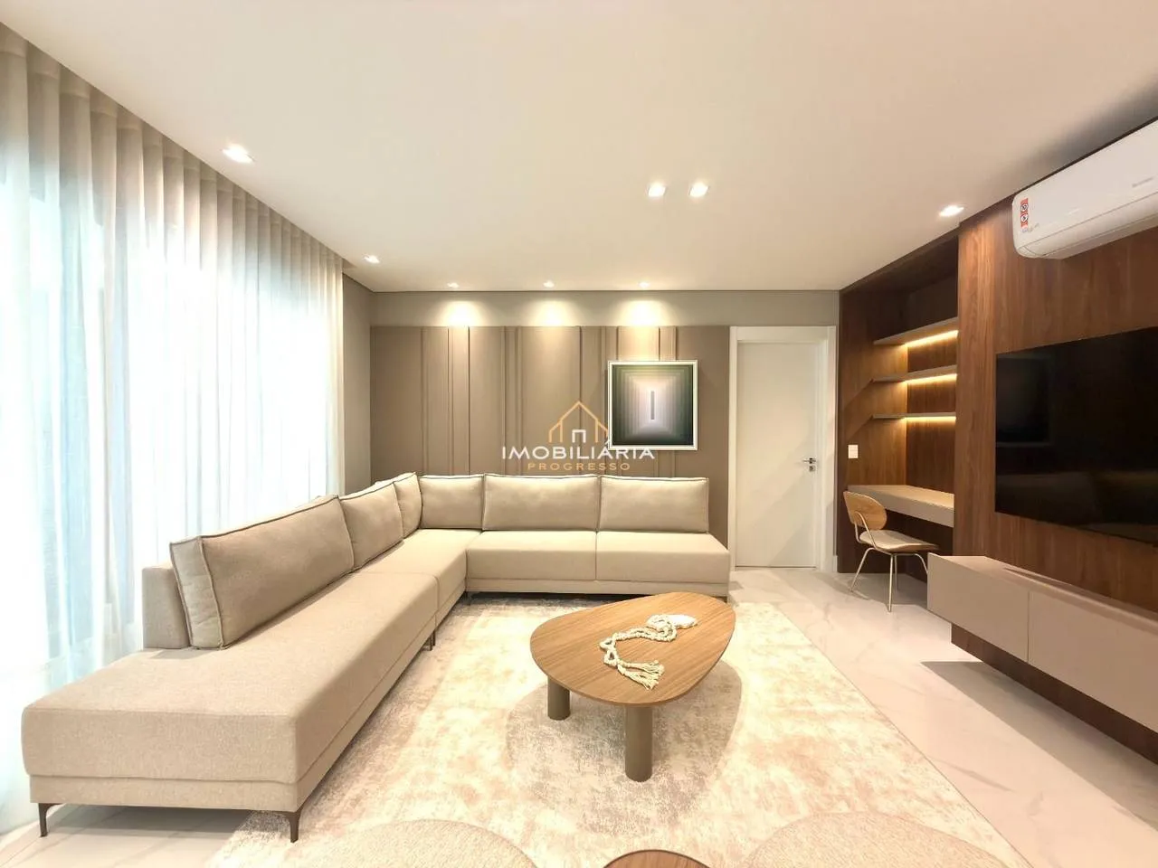 Floor-to-ceiling windows in a 3-bedroom apartment, 138 m² — photo 11