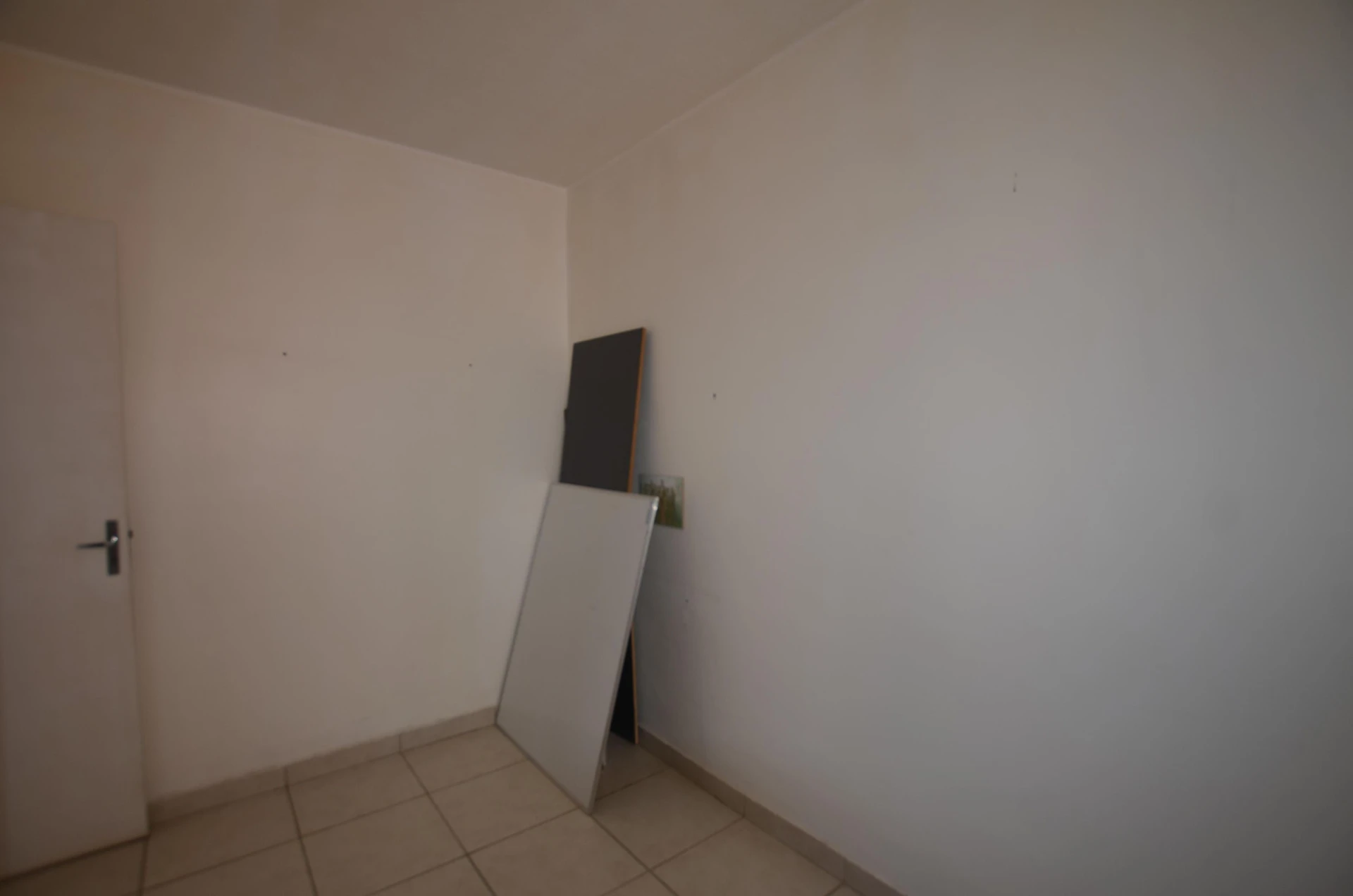 Apartamento de 2 quartos em condomínio com piscina — photo 24