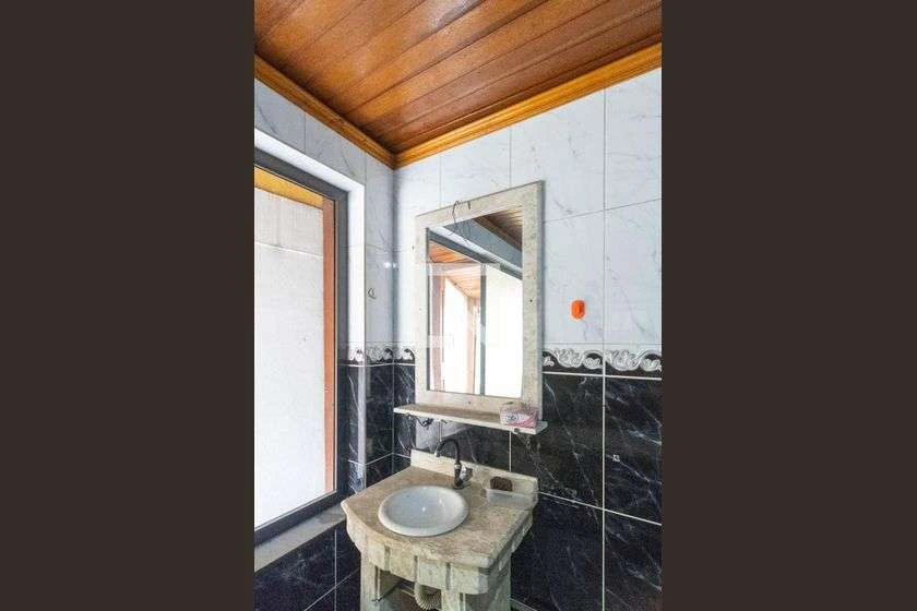 House with 2 bedrooms and 350 m² plus enclosed balcony — photo 2