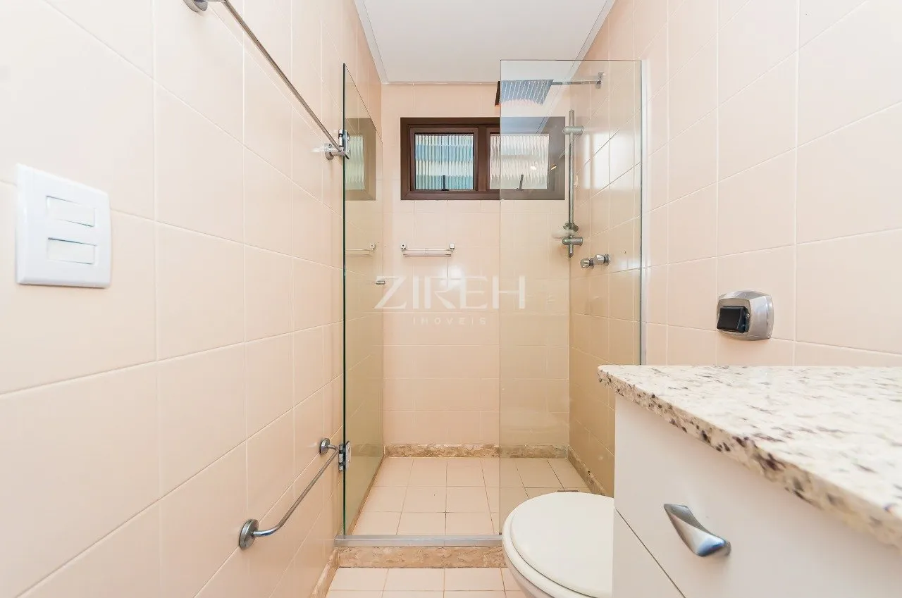 3 en-suite bedrooms in a 174 m² apartment with 2 spots — photo 20