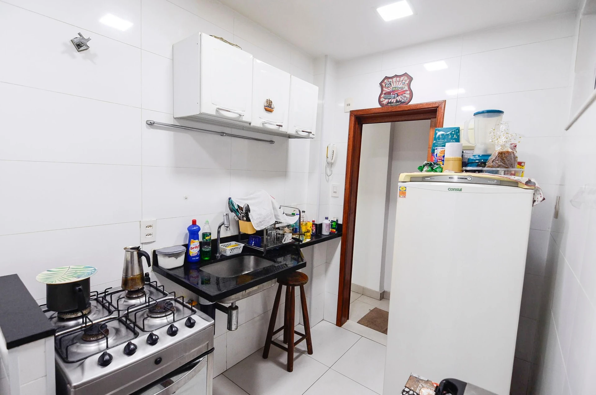 Furnished 1-bedroom apartment with en-suite and 1 parking spot — photo 12