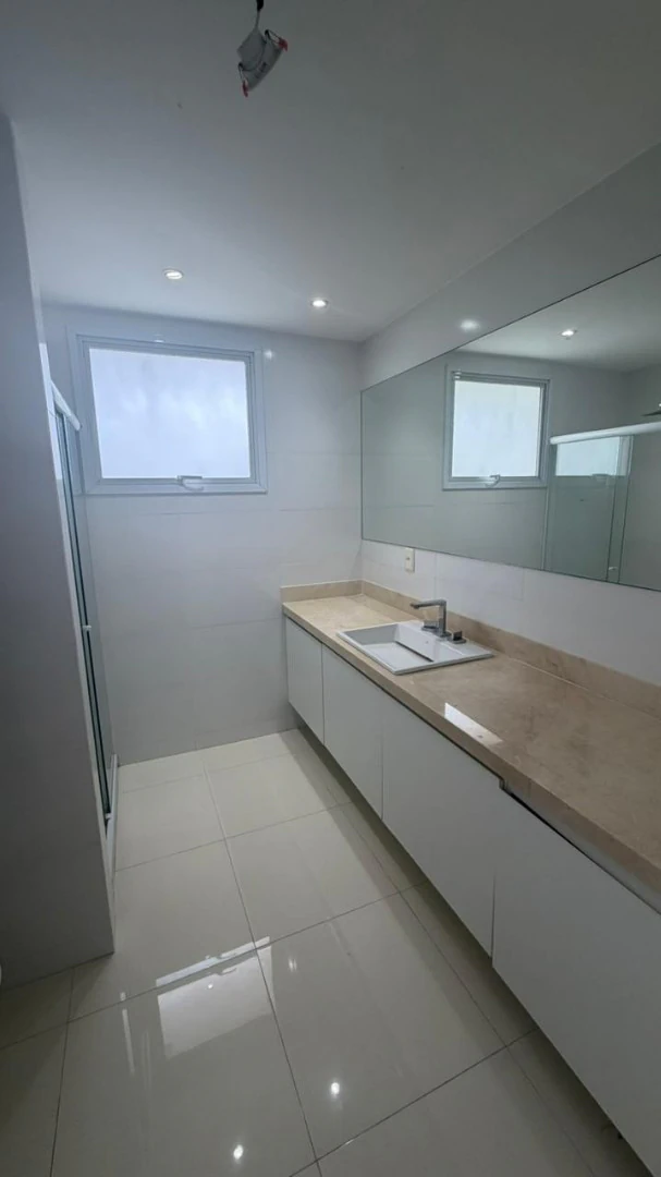 Casa triplex com 6 quartos e piscina, 1 suíte — photo 9