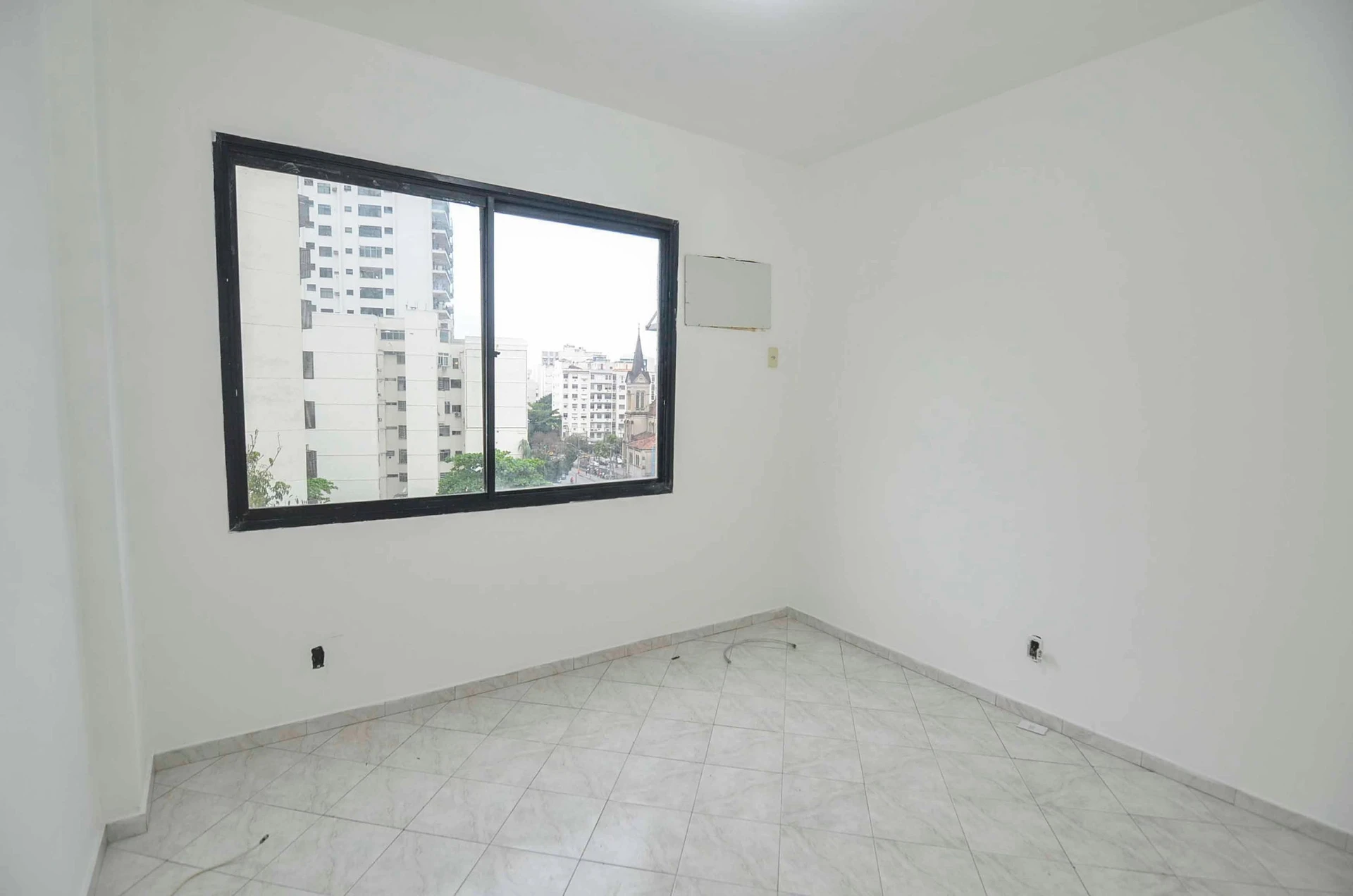 Квартира: 3 спальні, 90 м² — photo 26