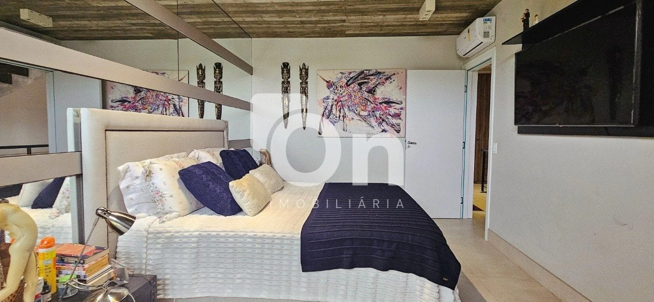 2-bedroom house with a mountain view in Florianópolis — photo 8