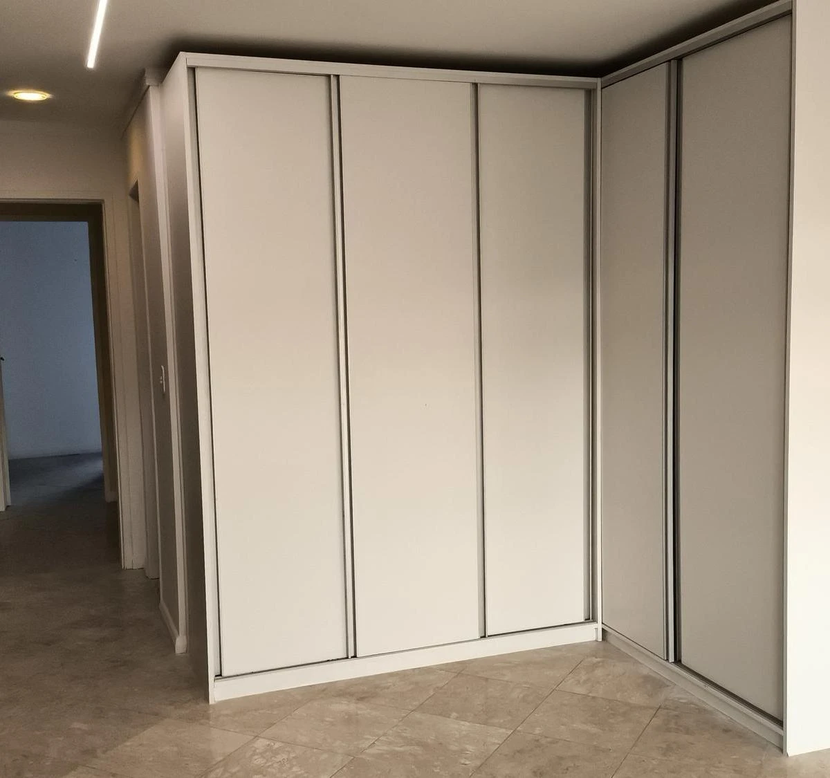 Casa com 4 suítes e 350 m², cozinha com fogão a gás — photo 29