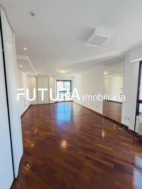 250 m² apartment with 4 bedrooms and 3 parking spots — photo 14