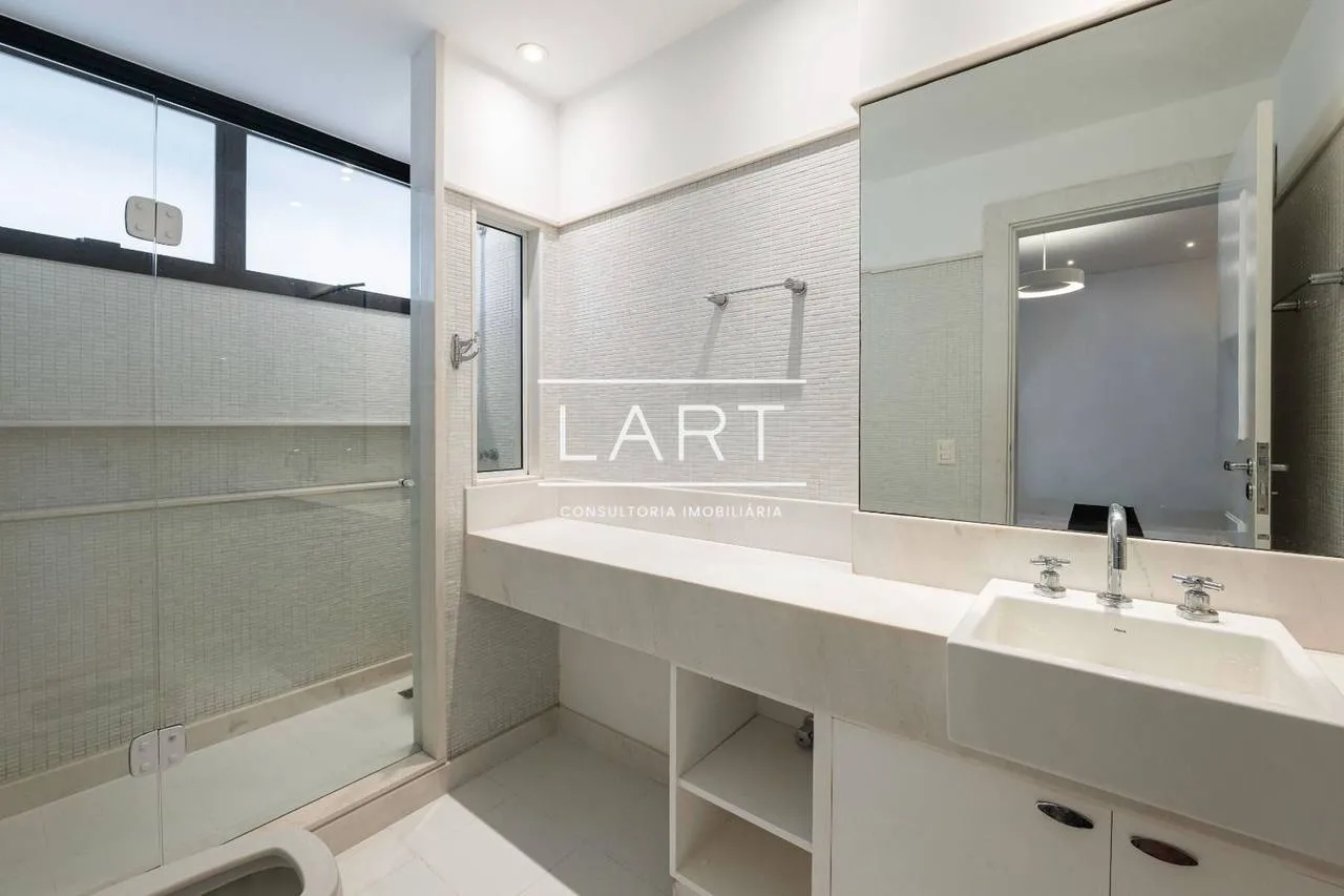 Apartamento de 3 dormitórios com home office e 310 m² — photo 19